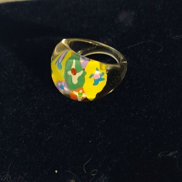 Lucite Bubble Ring Yellow With Flowers - Picture 4 of 5